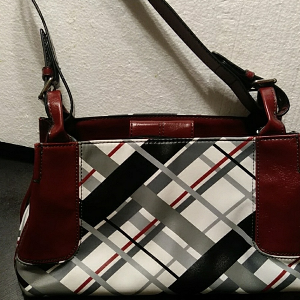 Really Nice Midsize Pocketbook - image 1